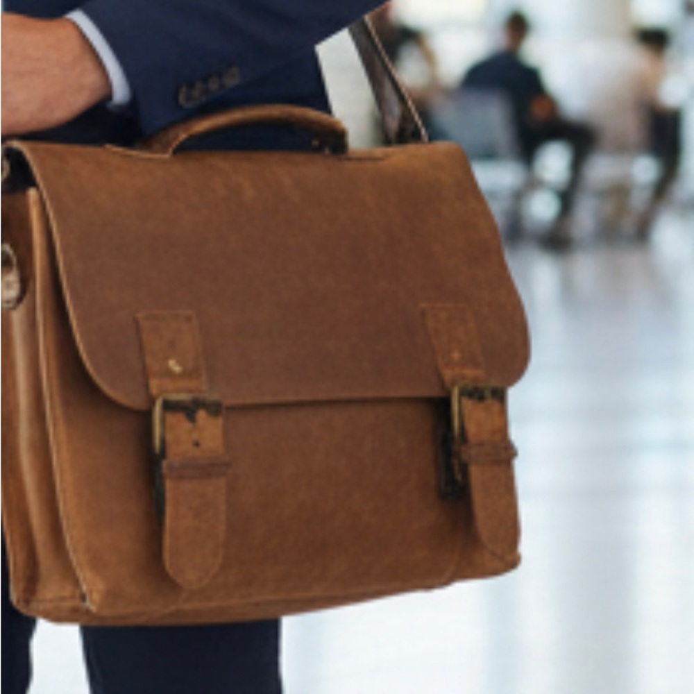 Hides Leather Men's Messenger Bag